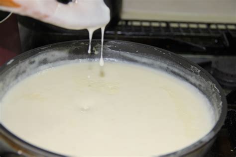 File:Making White sauce 5.jpg - Wikimedia Commons