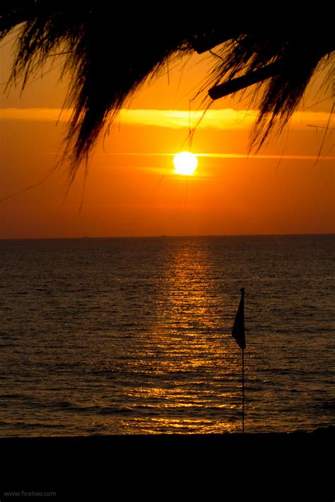 Sunset at beach | Footwa