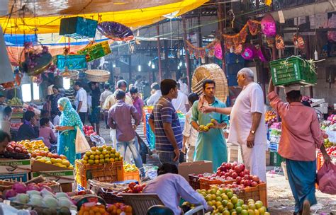 Top five Iconic Shopping Bazaar of Mumbai | Tourism Guide & Travel News