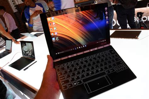 Hands-on: Lenovo's Yoga Book sketch pad/tablet 2-in-1