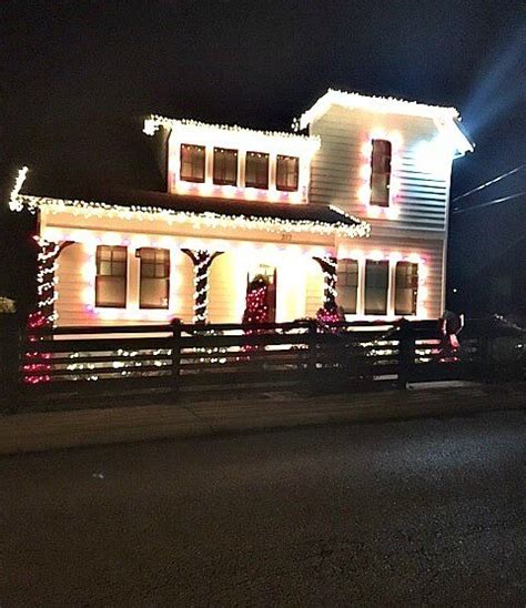 This Neighborhood Has Nashville's Best Christmas Lights!