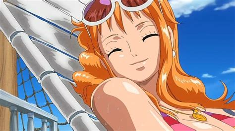 One Piece, Nami mangia un gelato in bikini, ma è una figure fanmade che ...