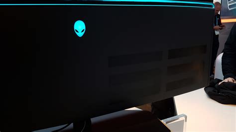 ALIENWARE shows off a huge OLED monitor at CES 2019 | DisplayLag