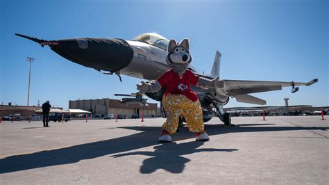 Luke AFB supports Navy flyover during 2023 Super Bowl > Luke Air Force Base > Article Display