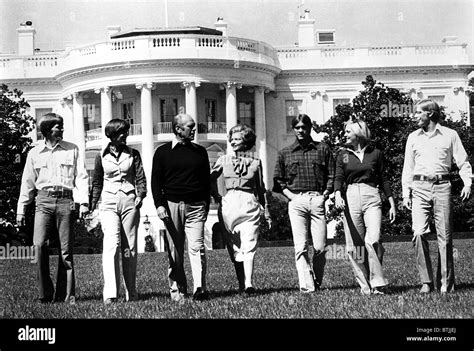 President Gerald Ford, Betty Ford and family on the South Lawn of the ...