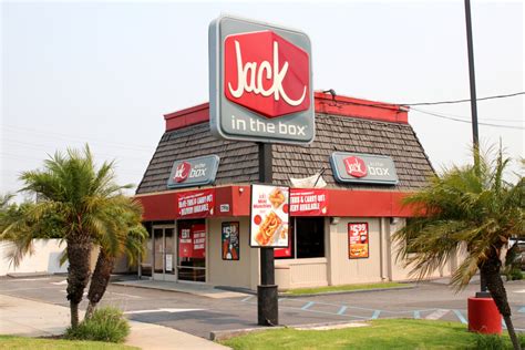 Jack in the Box Just Teamed Up with Snoop Dog for a New Limited-Edition Meal - Delishably News