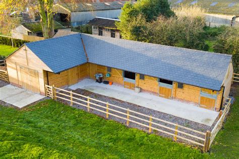 How to build a stable for horses – Builders Villa