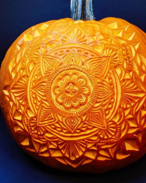 25 Creative Pumpkin Carving DIYs for Halloween (2023) | Creative pumpkin carving, Pumpkin ...