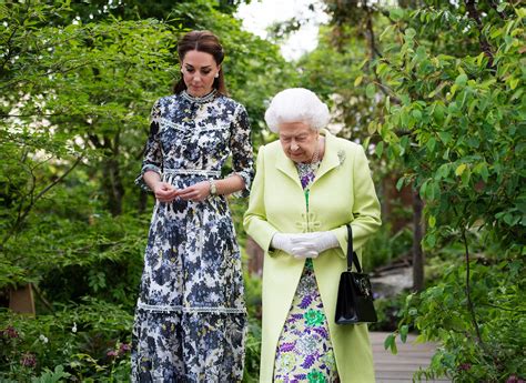 Both Kate Middleton and the Queen Are Staying In Touch With Nature ...