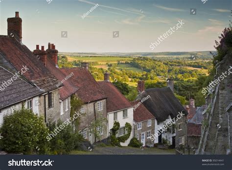 Gold Hill Shaftesbury Dorset Stock Photo 95014441 | Shutterstock