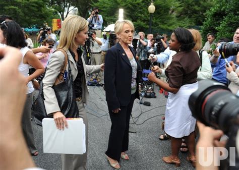 Photo: Arizona Governor Jan Brewer speaks after meeting with President ...