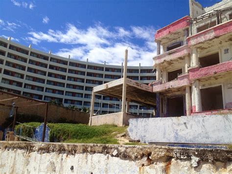 Modern Day Ruins: El Pueblito Beach Resort, Cancun