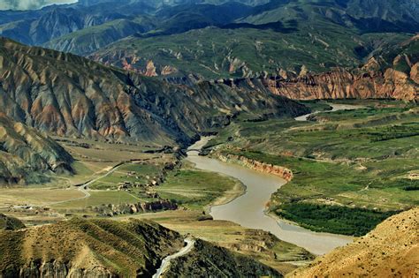 The Yellow River: a history of China’s water crisis