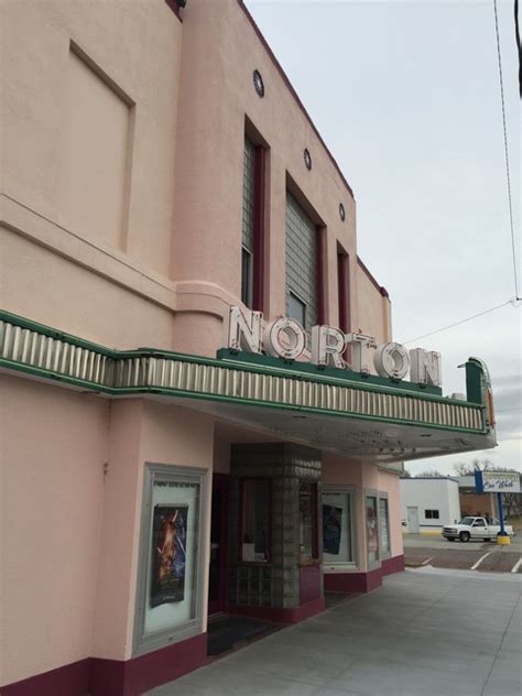 Norton Theatre - Norton KS 12-5-2015b - Cinema Treasures