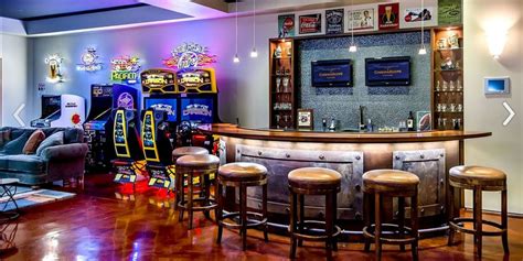 Awesome Arcade Room With Full Bar Is The Room You'd Never Want To Leave (PHOTOS) | HuffPost