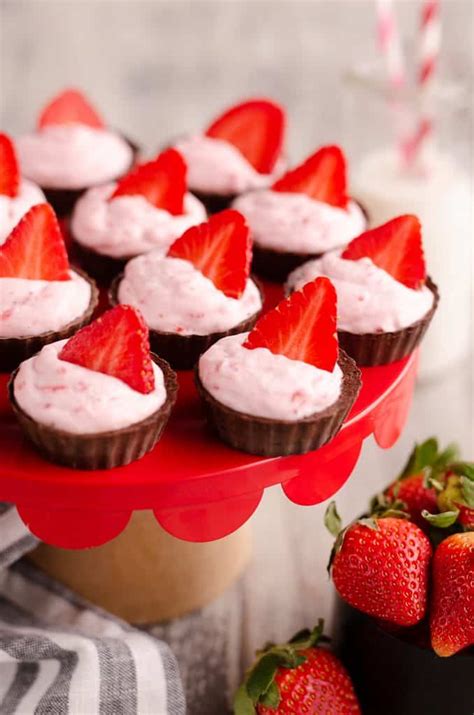 Strawberry Dark Chocolate Mini Dessert Cups - Easy No-Bake Treat