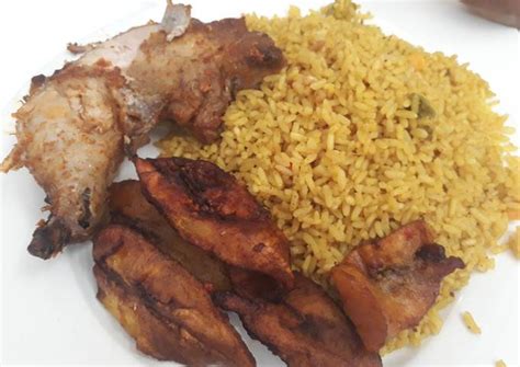 Curry rice,fried plantain and chicken Recipe by Chiommy - Cookpad