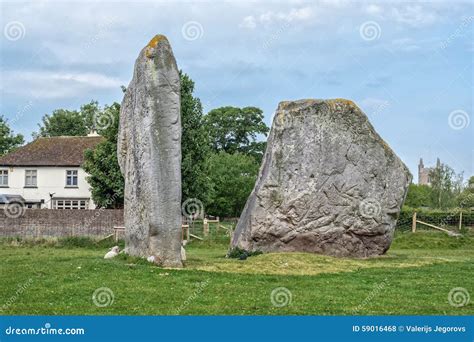 Avebury Neolithic Henge Monument Editorial Stock Photo - Image of ...