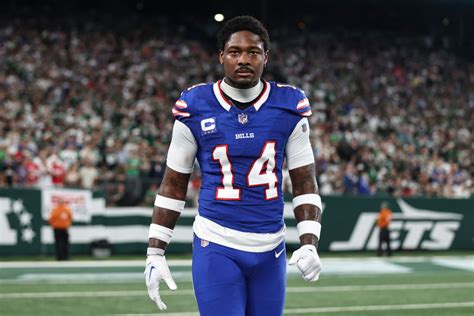 Stefon Diggs responds to Bills reporter caught on hot mic