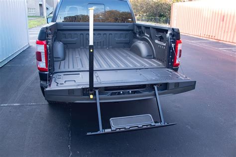 The New Ford F-150 Tailgate Borrows Tons From Ram