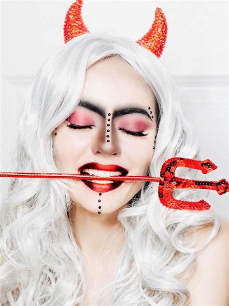 11 Last-Minute Easy Halloween Makeup Ideas - Style Sprinter