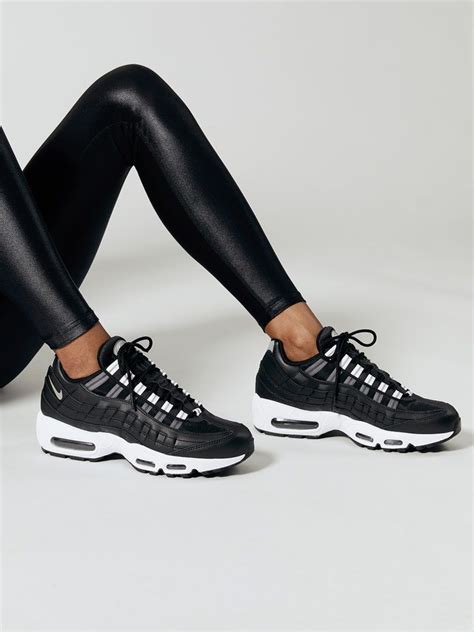 NIKE Wmns Air Max 95 Black/Reflect silver-black-white SNEAKERS Nike Air Max 95 Outfit, Adidas ...