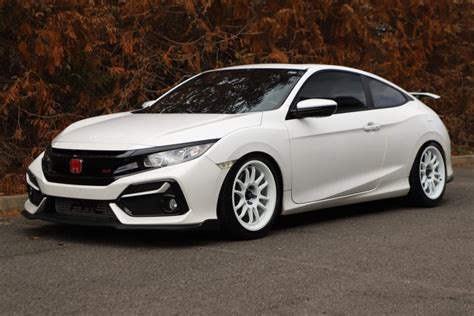 No Reserve: Modified 2018 Honda Civic Si Coupe 6-Speed for sale on BaT ...