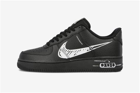 Las Nike Air Force 1 Sketch son las zapatillas negras más llamativas del momento | GQ España