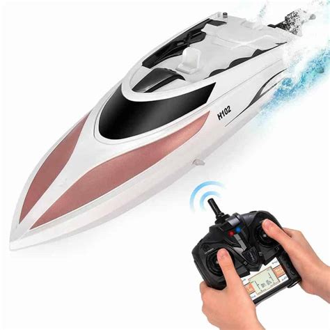 11 Fastest RC Electric Boats From 25MPH to 55MPH+ [2022] - Reviews & Guide