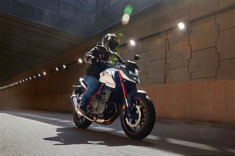 Honda CB750 Hornet revealed, costs less than CB650R