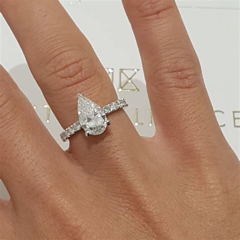 2 CARAT LAB GROWN DIAMOND ENGAGEMENT RING PEAR SHAPED F VVS2 - 14K WHI