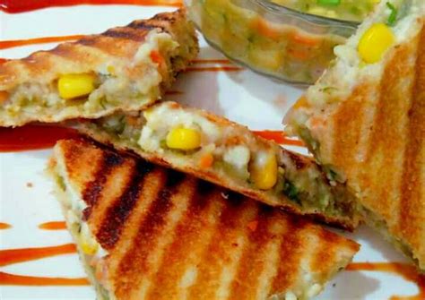 Chinese indian style veg grilled sandwich Recipe by Aarti Jain - Cookpad