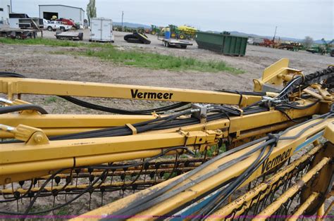 Vermeer R24 twin hay rake in Preston, ID | Item G7398 sold | Purple Wave