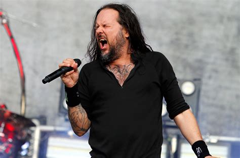 Korn’s Jonathan Davis Shows His Solo Range With ‘Black Labyrinth’ Tour Kick-Off – Billboard