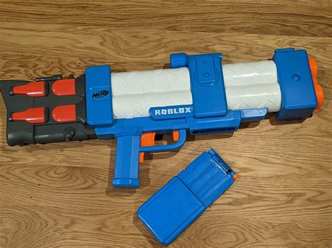 Nerf's Roblox Blasters Reviewed By A Three-Year-Old | Hiswai