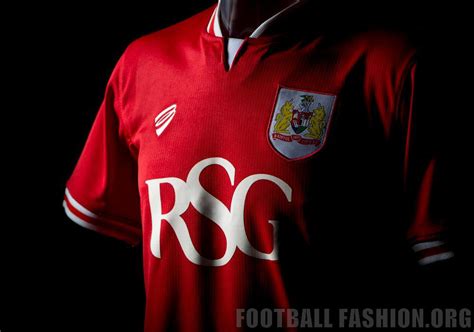 Bristol City FC 2015/16 Home Kit - FOOTBALL FASHION.ORG