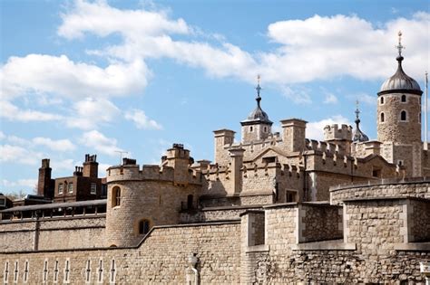 Premium Photo | Tower of london architecture