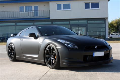 Avus Performance Nissan GT-R Black Edition | Car Tuning