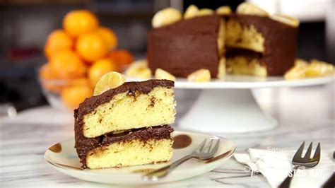 Quick & Easy: Buddy's Mandarin Cake with Chocolate Frosting - YouTube