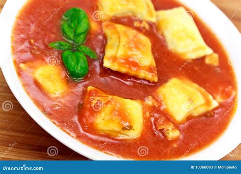 Pasta Squares Filled with Meat and Spinach Stock Image - Image of cubes, filled: 10360093