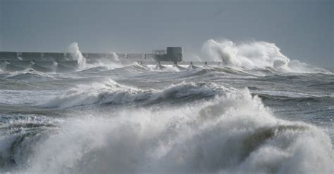 Storm Isha: UK blanketed by ‘unusual’ danger-to-life wind warnings ...