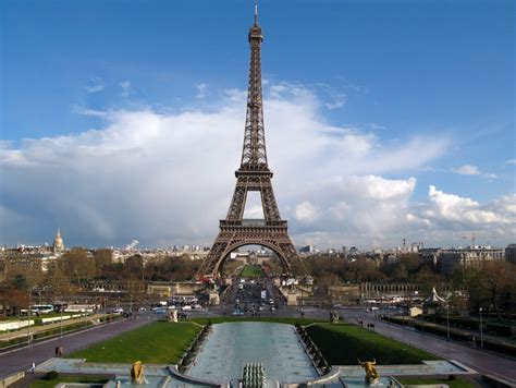 Eiffel Tower: tickets, prices, times, transport, where to eat and more ...