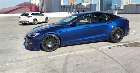 Tesla Model S Plaid Track Mode Tested: Hits 173-MPH, Does Insane Donuts ...