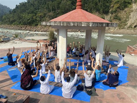 Holiday Yoga Retreat in Rishikesh, India – Aatmayog