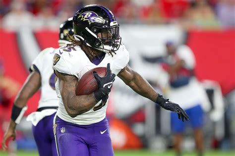 Gus Edwards injury update: How to handle the Ravens RB vs. Panthers in ...