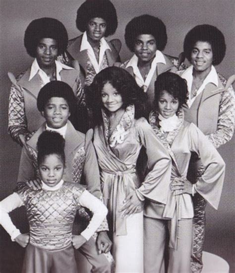 Michael jackson with his brothers and sisters.. - Michael Jackson Official Site