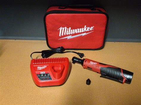 Milwaukee M12 Cordless 3/8" Ratchet Kit 2457-21 in Action - Tools In ...