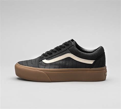 Vans Womens Old Skool Platform Trainer | Black / Gum | Footasylum