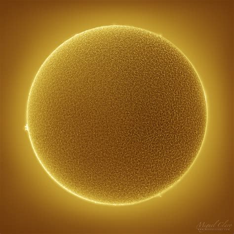 The Sun Surface Revealed in Hydrogen-Alpha @ Astrophotography by Miguel Claro