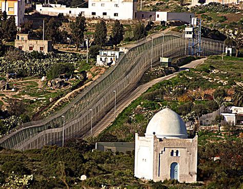 Spain and Morocco's border | Borders across the world | Pictures | Pics ...